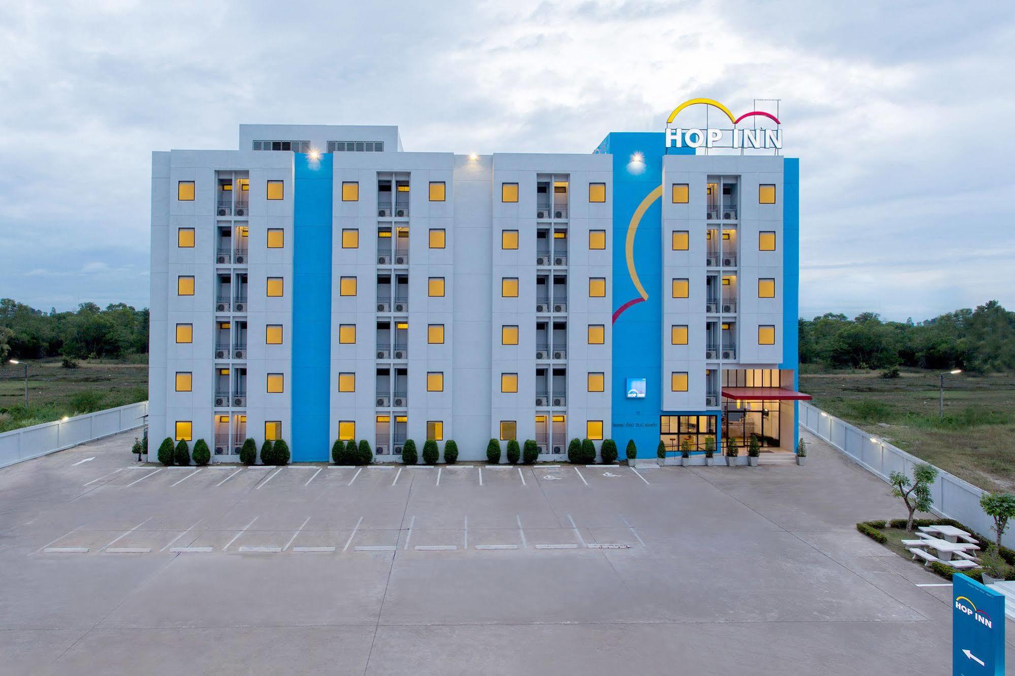Hop Inn Lampang Exterior foto